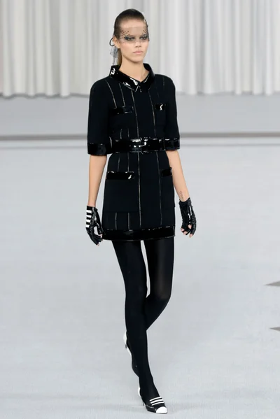Look 15